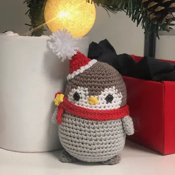Crochet Small Santa Claus Penguin Toy