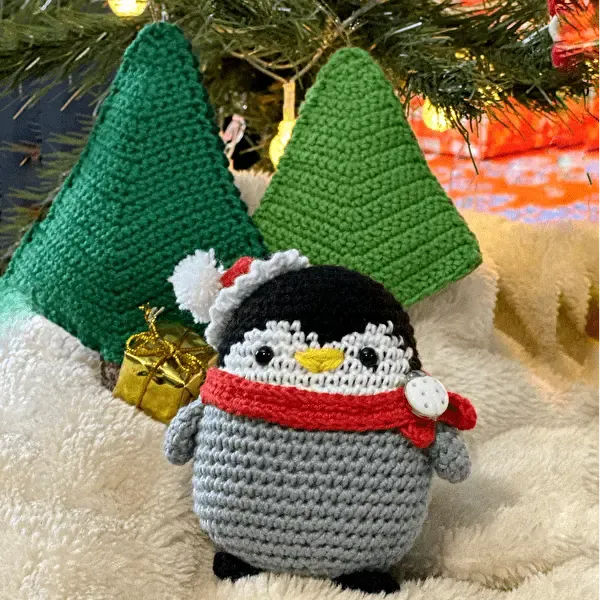 Crochet Small Santa Claus Penguin Toy