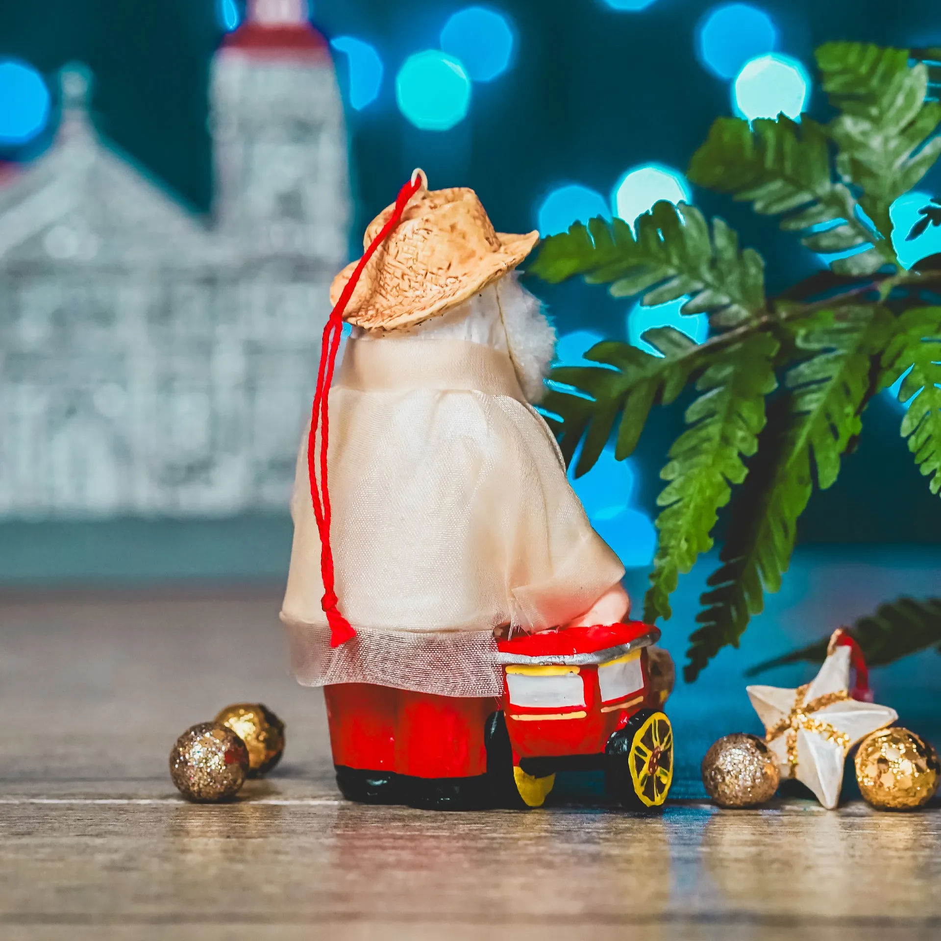 Mini Filipino Santa Claus - Kalesa