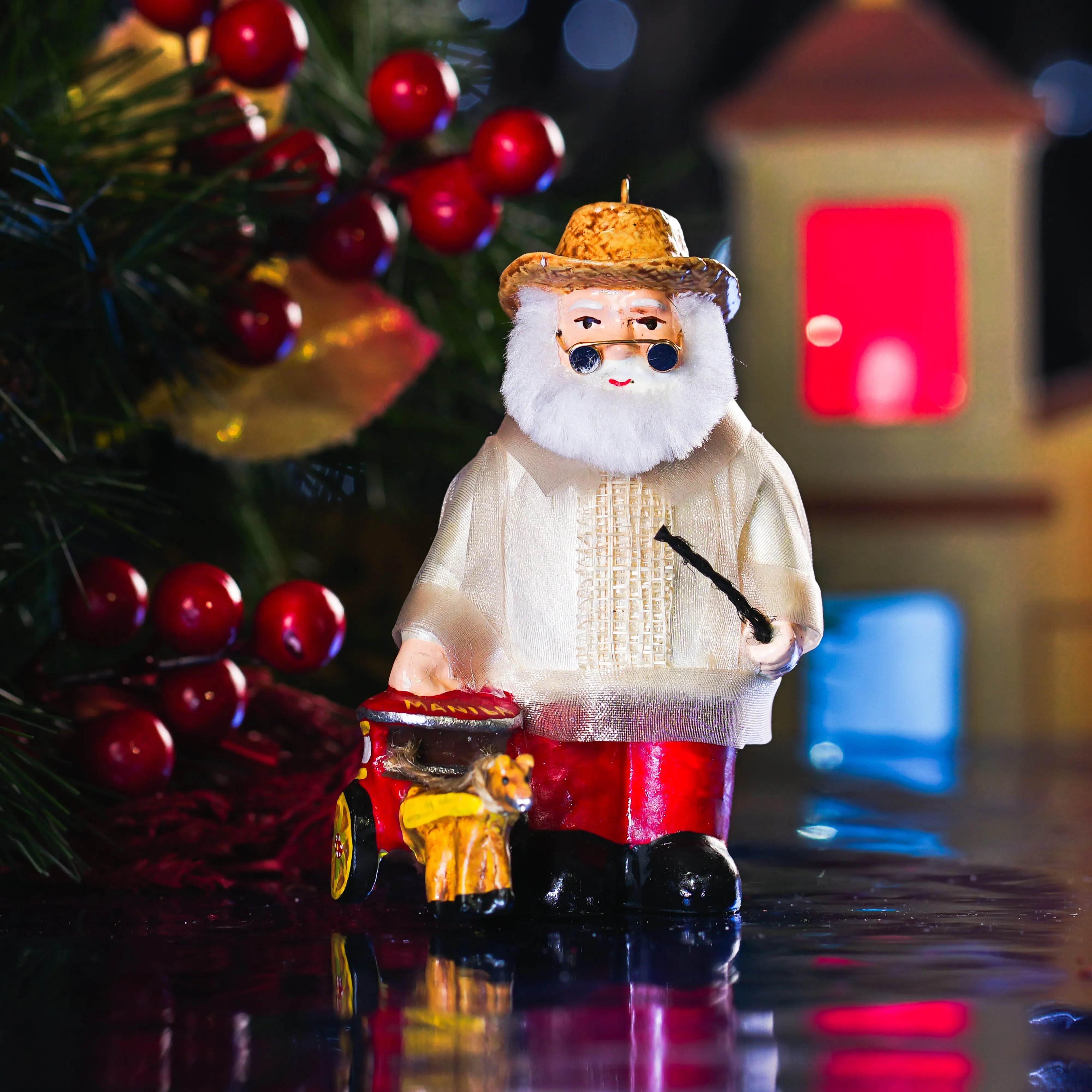 Mini Filipino Santa Claus - Kalesa