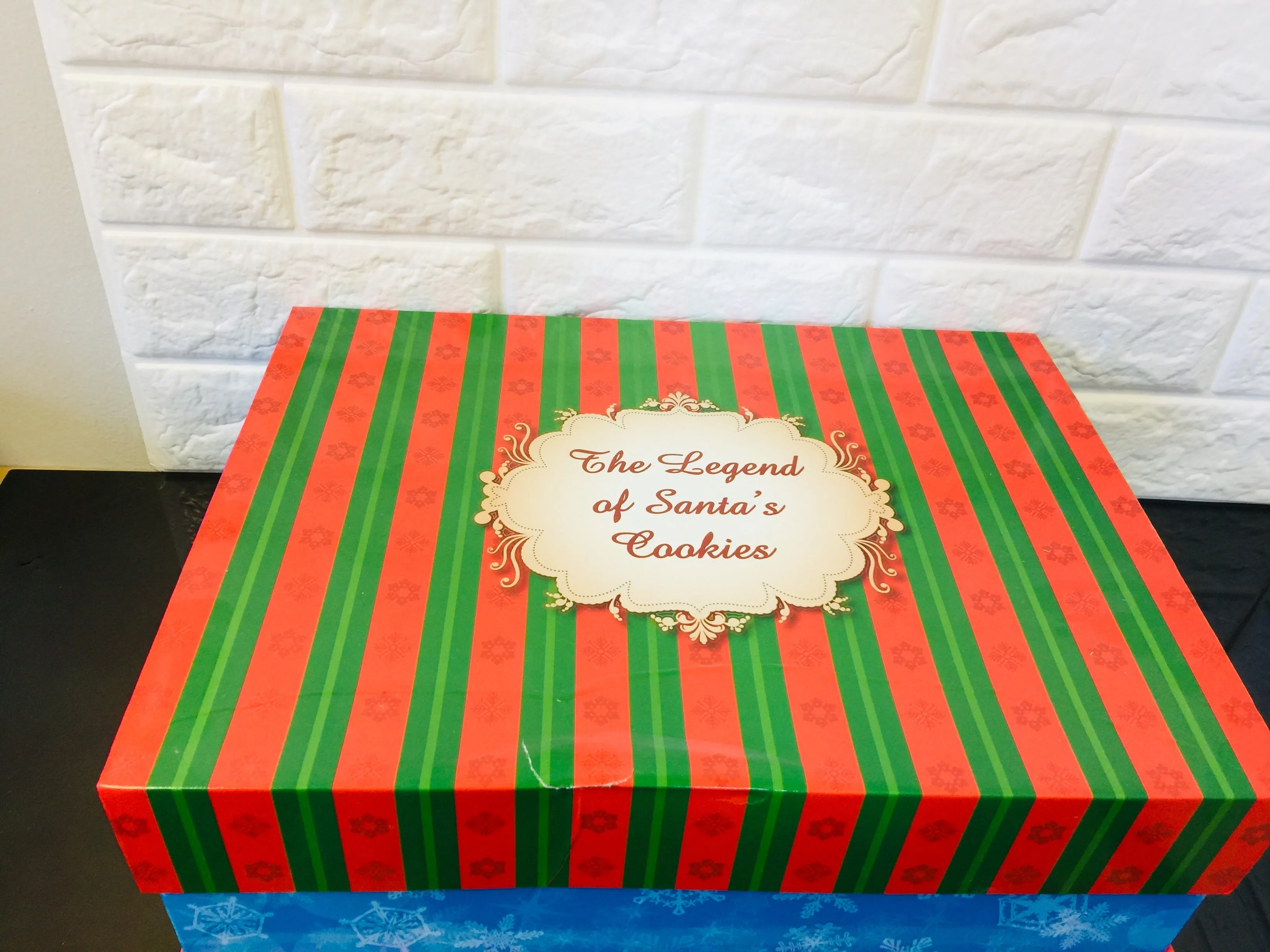 New in Keepsake box! The Legend of Santas Cookies Santa Claus Stoneware Plate and Santa Claus Mug with Verse!